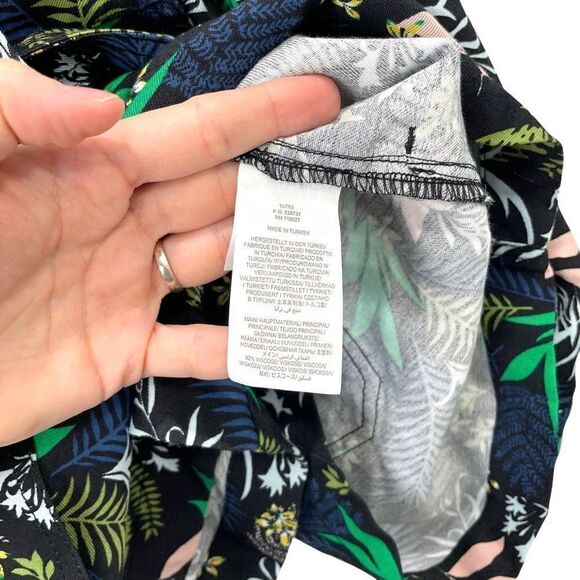 Boden Cosima floral tropic palm Romper in Black Safari Fern Size 2P Petite - Picture 11 of 11